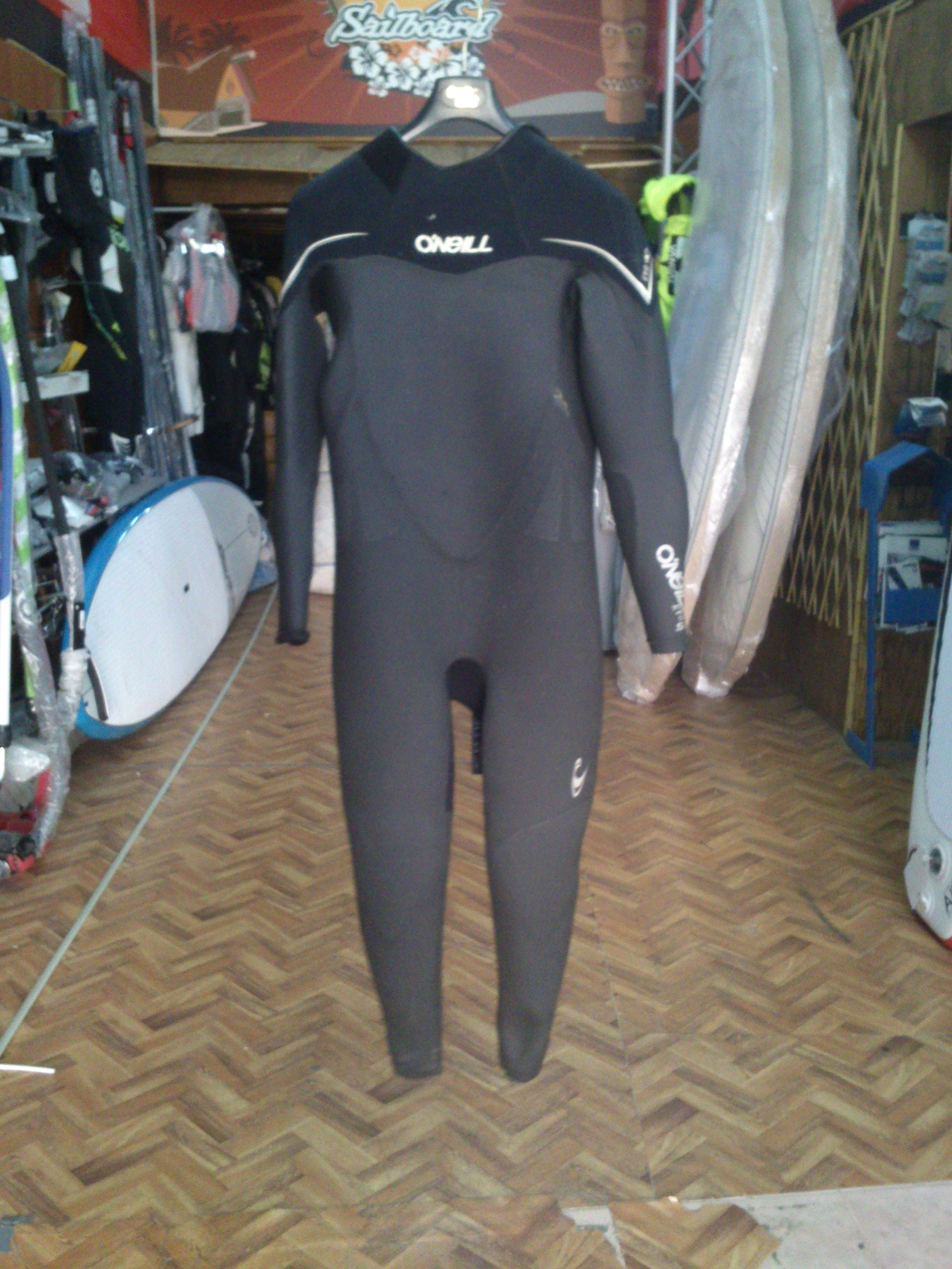 oneill 5/5 usata taglia M
